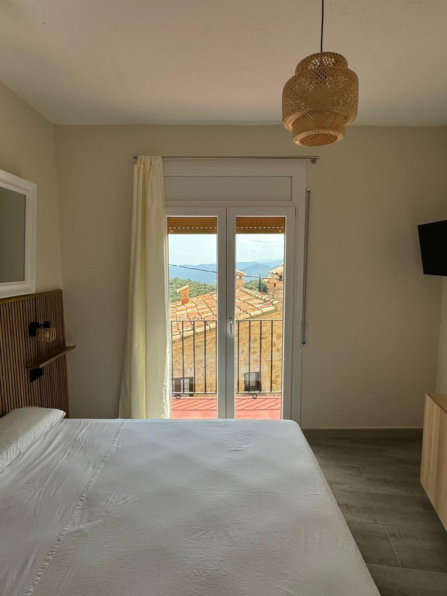 Hostal Restaurant Casa Comaulis La Vajol Екстер'єр фото