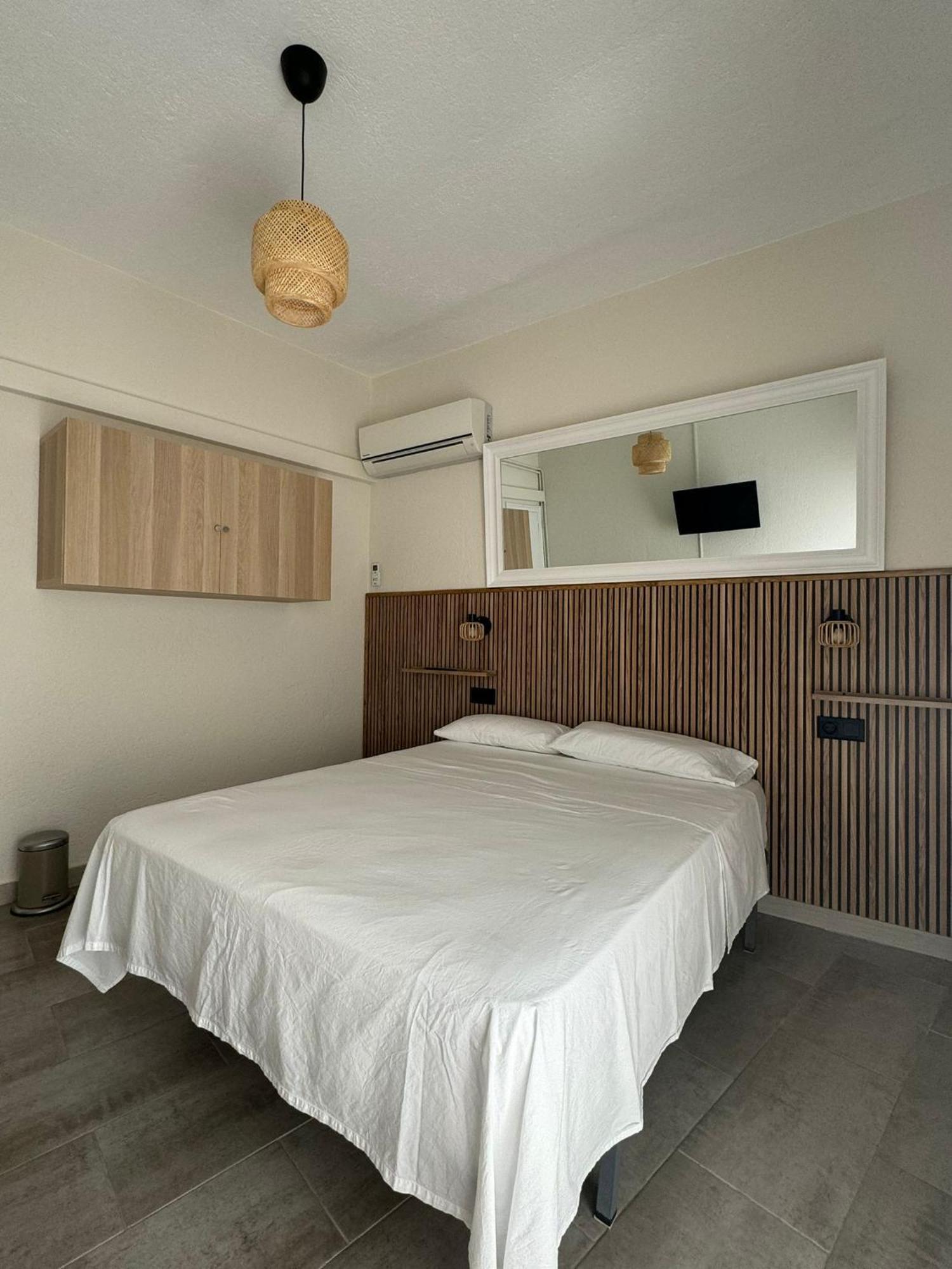 Hostal Restaurant Casa Comaulis La Vajol Екстер'єр фото