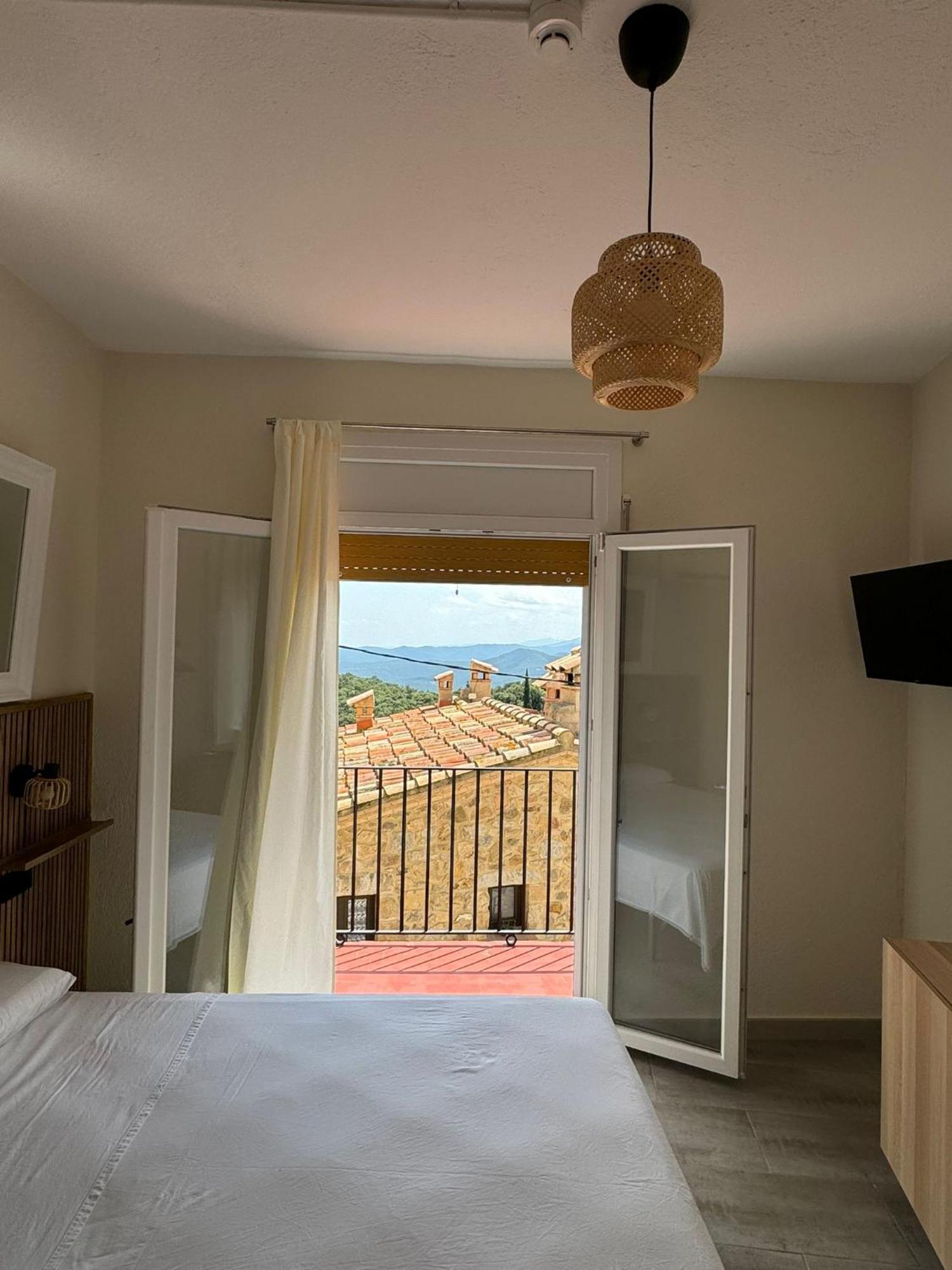 Hostal Restaurant Casa Comaulis La Vajol Екстер'єр фото