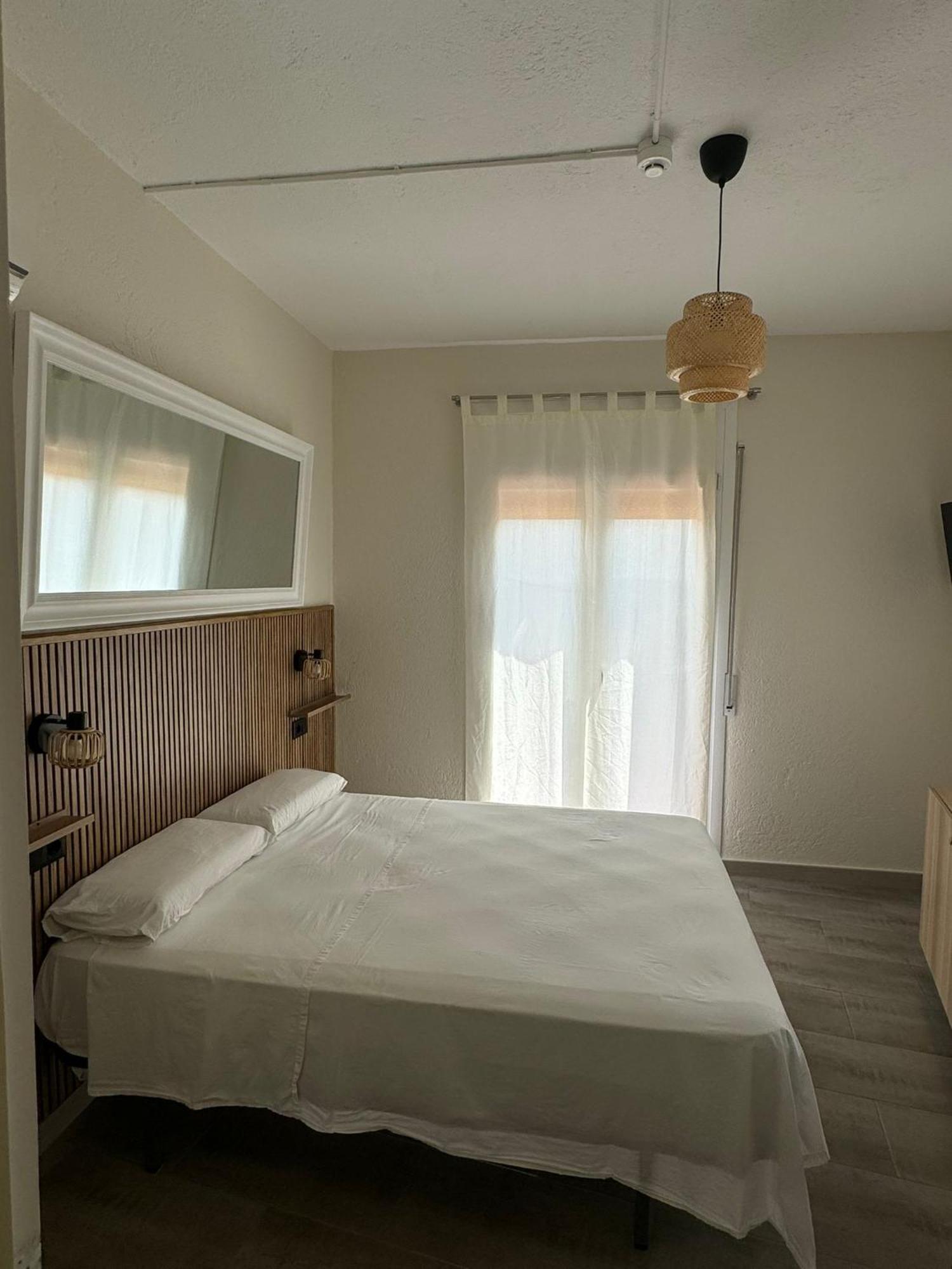 Hostal Restaurant Casa Comaulis La Vajol Екстер'єр фото